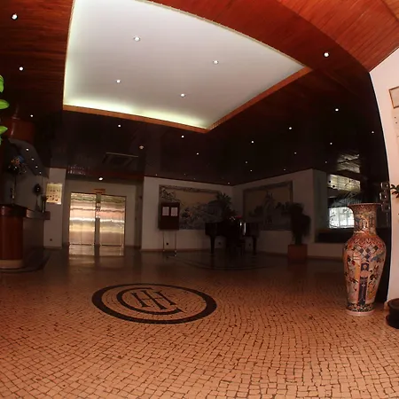 カルダシュ インテルナシオナル 3*